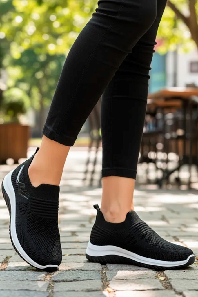 ZAPATILLAS LUCIA - NEGRO